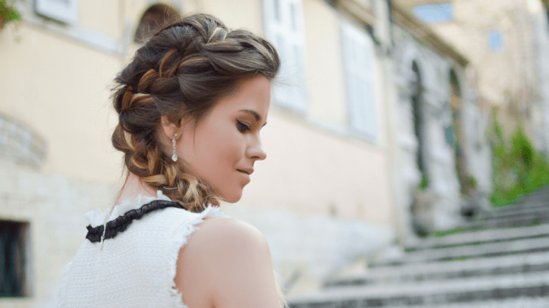 Simple Beauty Tips for Busy Mornings Quick Hairstyles and Time-Saving Products